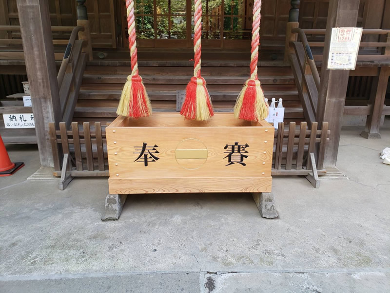 神社賽銭箱2