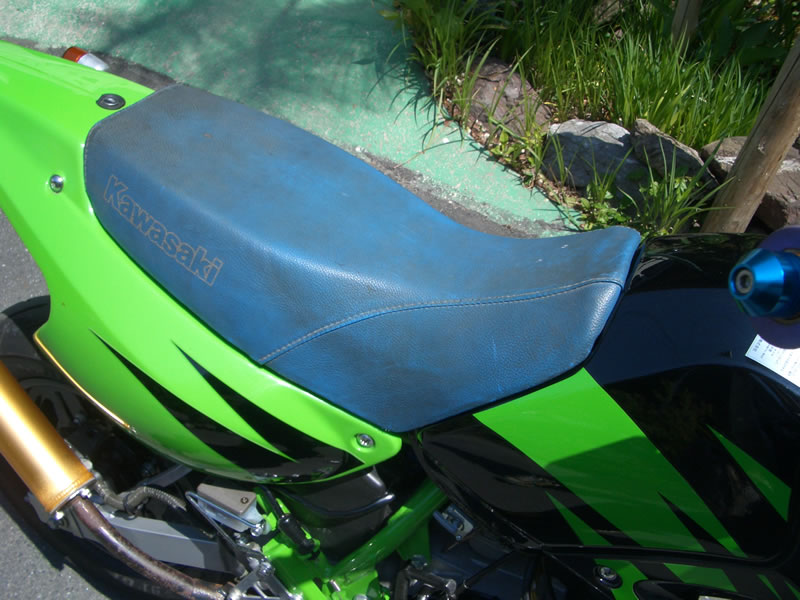 バイクシート張り替え1